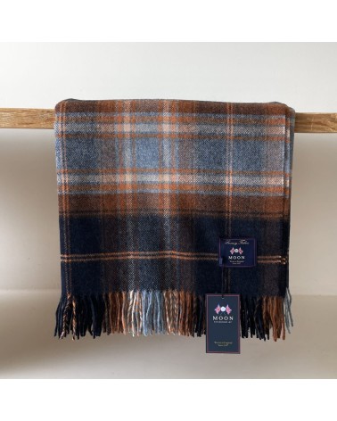 Plaid Winterton Bleu marine - couverture en laine mérinos Bronte by Moon anglaise plaid tartan ecossais 100 laine highland