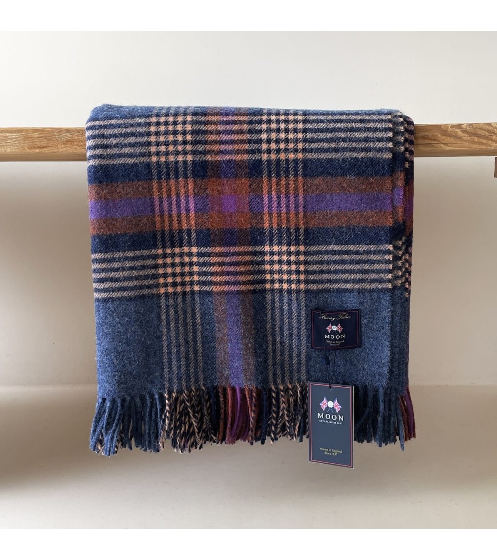 Plaid Christchurch Bleu roi - Couverture en pure laine vierge Bronte by Moon anglaise plaid tartan ecossais 100 laine highland