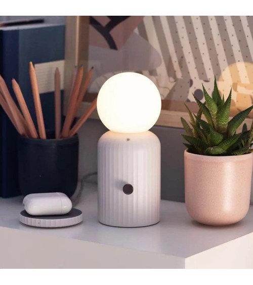 Skittle Lamp - Rose - Lampe de table sans fil Lund London a poser de nuit led moderne originale design suisse