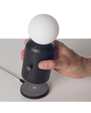 Skittle Lamp - Noir - Lampe de table sans fil Lund London a poser de nuit led moderne originale design suisse