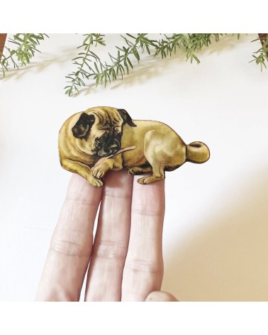 Fawn Pug - Wooden brooch Fen & Co broches and pins hat pin badges collectible