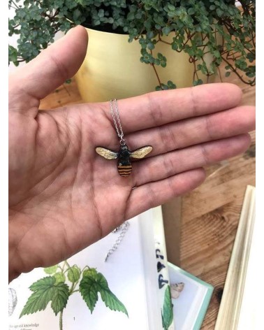 Bee - Necklace with pendant Fen & Co cute fashion design designer for women