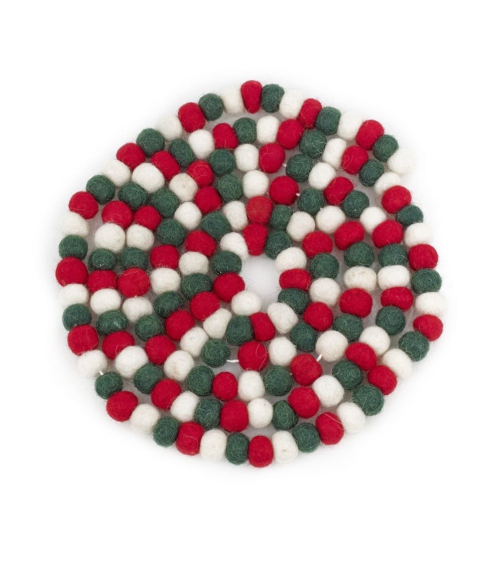 Ghirlanda di pompon in feltro - Decorazione natale Felt so good Decorazioni natalizie eleganti particolari decoro natale deco...