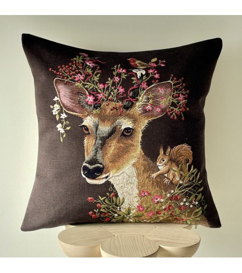 Deer and squirrel - Cushion cover Yapatkwa best throw pillows sofa cushions covers decorative