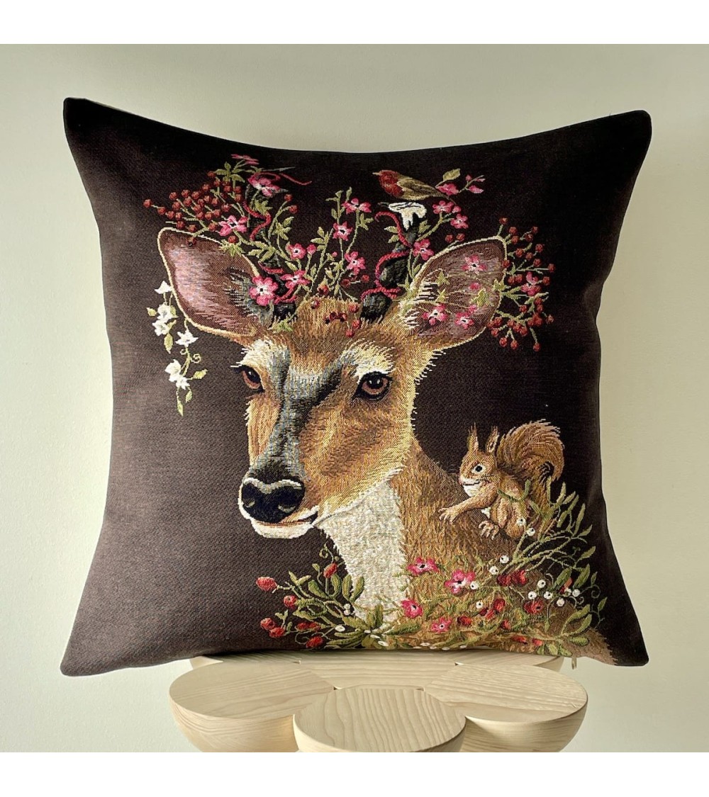 Deer and squirrel - Cushion cover Yapatkwa decorative accent throw pillows cases sofa original
