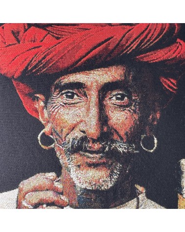 Rabari Shepherd di Steve McCurry - Copricuscino Yapatkwa cuscini decorativi per divano deco di lusso originale