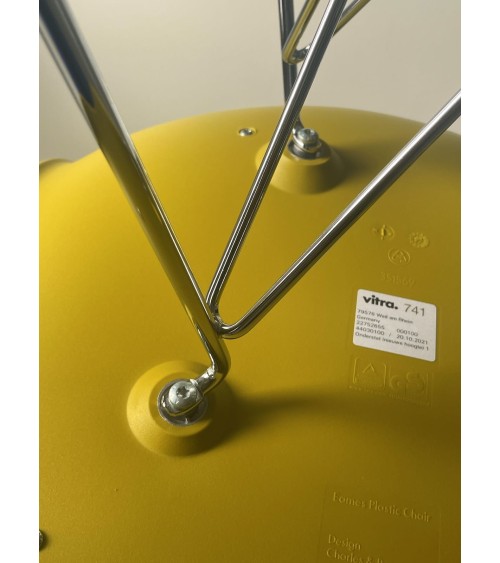 Eames Plastic Side Chair DSR - VITRA - Second Hand kitatori switzerland vintage furniture design classics