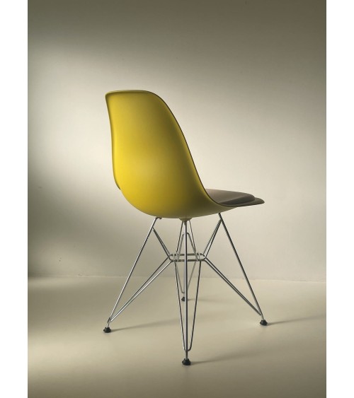 Eames Plastic Side Chair DSR - VITRA - Gebraucht kitatori vintage shop design klassiker bern basel zürich