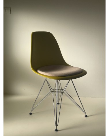 Eames Plastic Side Chair DSR - VITRA - Gebraucht kitatori vintage shop design klassiker bern basel zürich