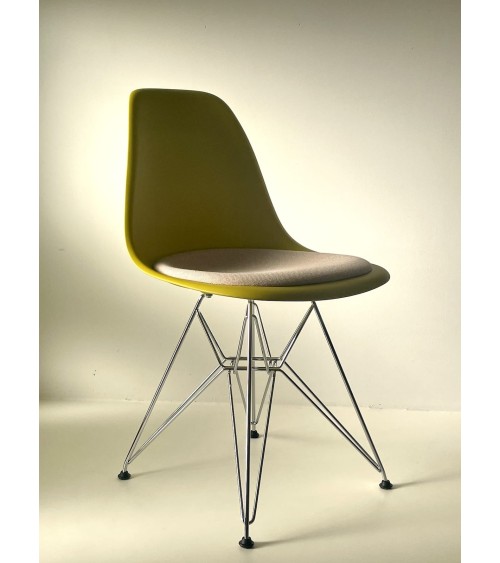 Eames Plastic Side Chair DSR - VITRA - Second Hand kitatori switzerland vintage furniture design classics