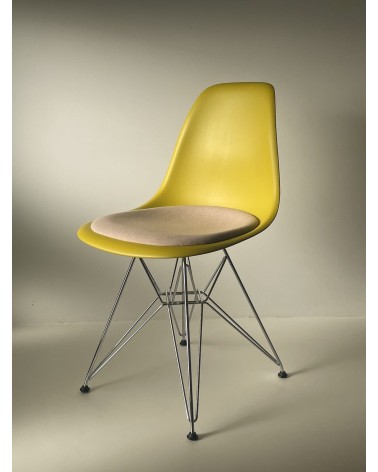 Eames Plastic Side Chair DSR - VITRA - Gebraucht kitatori vintage shop design klassiker bern basel zürich