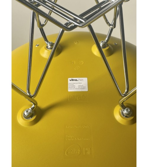 Eames Plastic Side Chair DSR - VITRA - Second Hand kitatori switzerland vintage furniture design classics