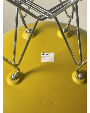 Eames Plastic Side Chair DSR - VITRA - Second Hand kitatori switzerland vintage furniture design classics