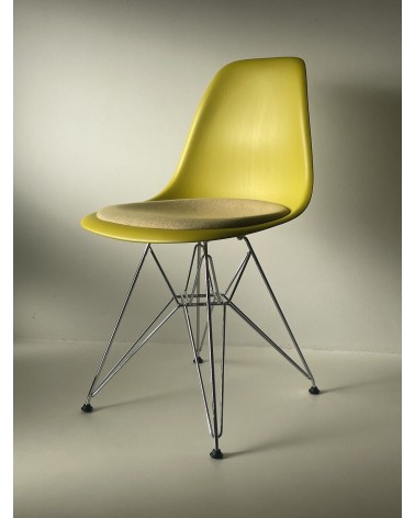 Eames Plastic Side Chair DSR - VITRA - Gebraucht kitatori vintage shop design klassiker bern basel zürich