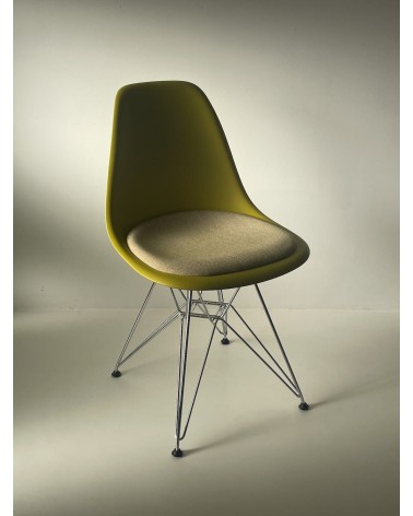 Eames Plastic Side Chair DSR - VITRA - Gebraucht kitatori vintage shop design klassiker bern basel zürich