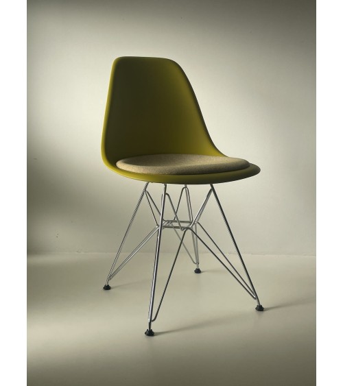 Eames Plastic Side Chair DSR - VITRA - Gebraucht kitatori vintage shop design klassiker bern basel zürich