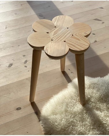 Mylhta Oak Stool - Design Hocker aus Eiche Holz MYLHTA Kitatori Schweiz kaufen