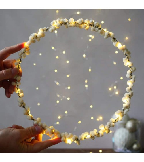 Kranz mit sanften weißen Pompons - Lichterkette Melanie Porter kaufen indoor schlafzimmer kinderzimmer