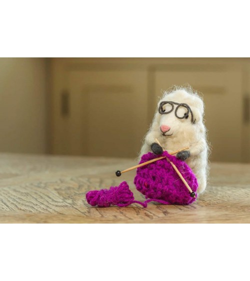 Nell - Mouton avec tricot violet - Objet déco Sew Heart Felt original kitatori suisse