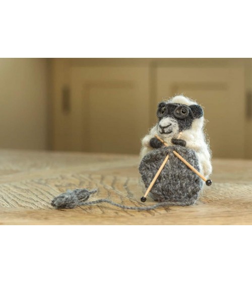 Nora - Sheep with grey knitting - Decorative object Sew Heart Felt original kitatori switzerland