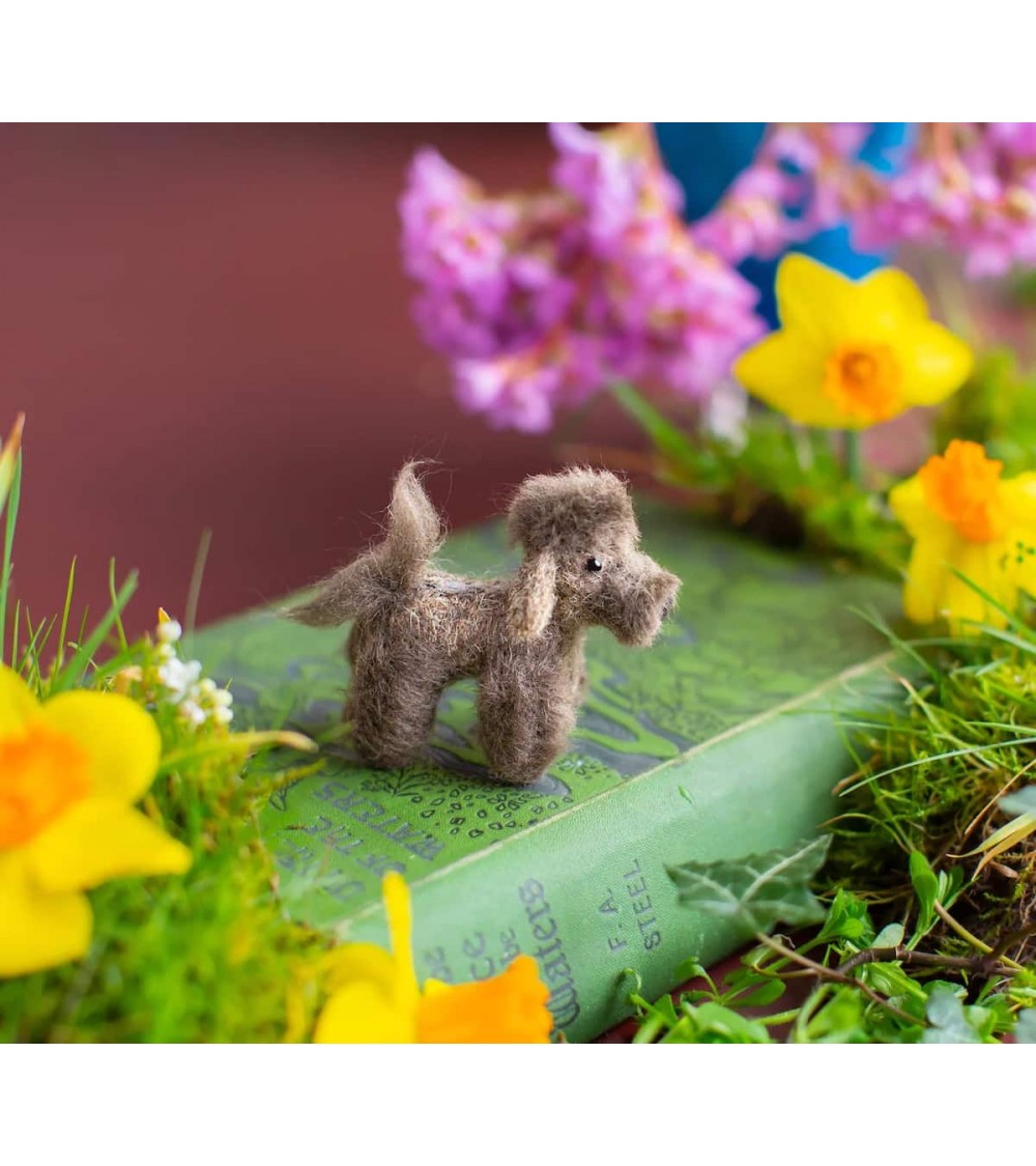 Il barboncino Prue - Oggetto decorativo in feltro Sew Heart Felt particolari kitatori svizzera
