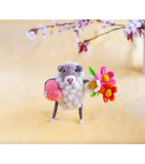 Heart and Flowers Sheep - Decorative object Sew Heart Felt original kitatori switzerland