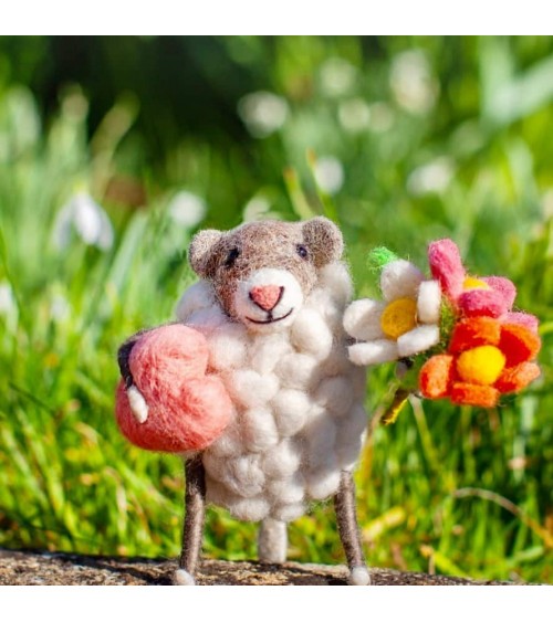 Heart and Flowers Sheep - Decorative object Sew Heart Felt original kitatori switzerland