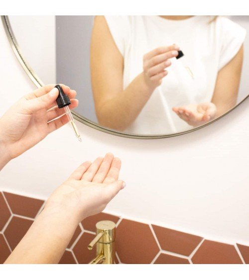 Anti ageing serum with retinal Clémence et Vivien vegan cruelty free cosmetic compagnies