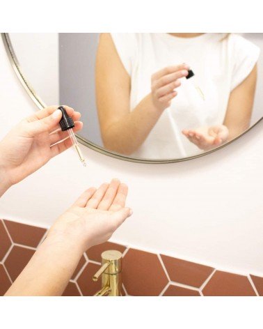 Anti ageing serum with retinal Clémence et Vivien vegan cruelty free cosmetic compagnies