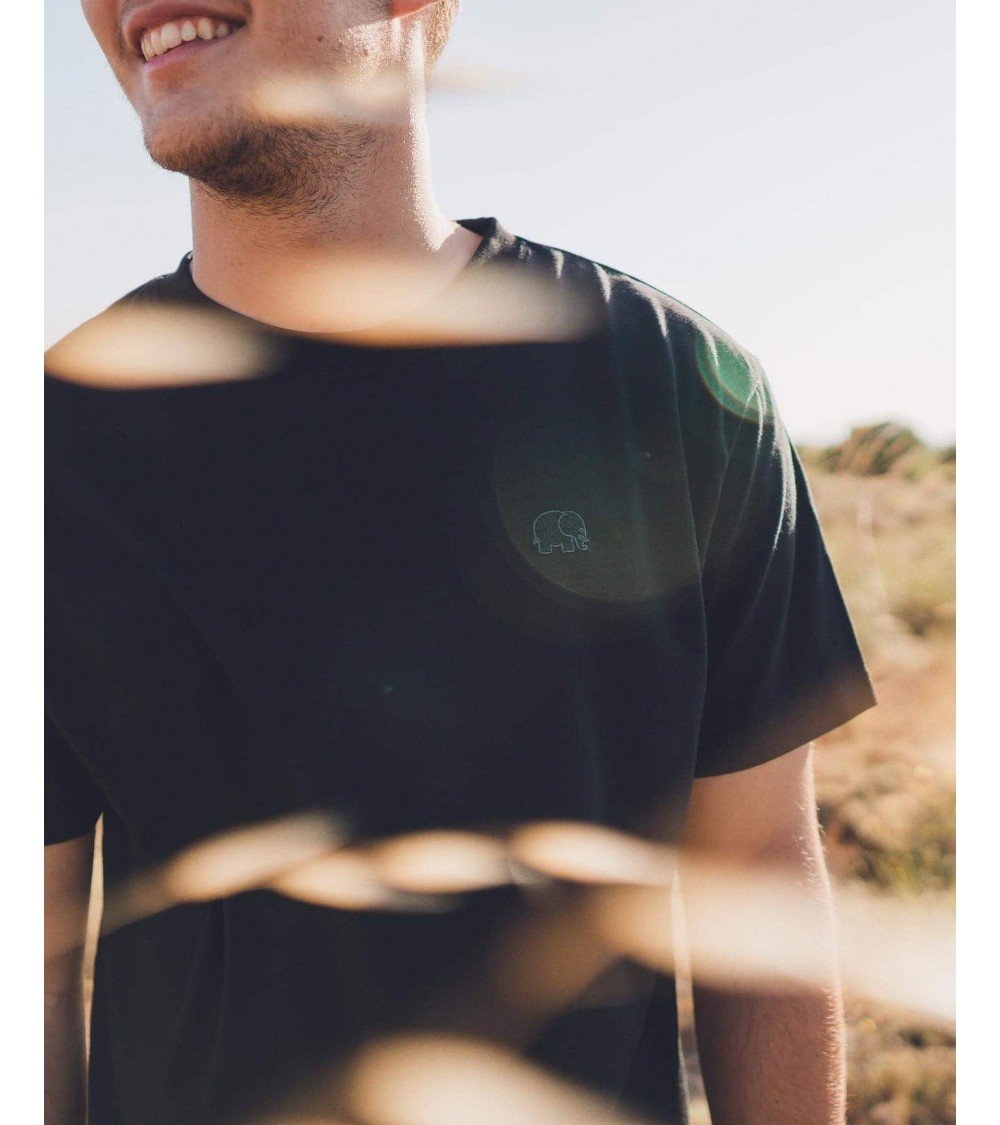 Organic Essential Black T-Shirt Trendsplant Tee shirts bio organic cotton ethical sustainable tshirt