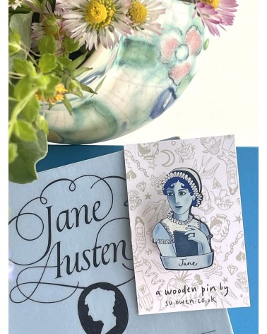 Jane Austen - Broche en bois, bijoux fantaisie Su Owen pins rare métal originaux bijoux suisse