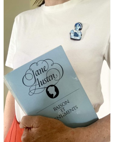 Jane Austen - Broche en bois, bijoux fantaisie Su Owen pins rare métal originaux bijoux suisse