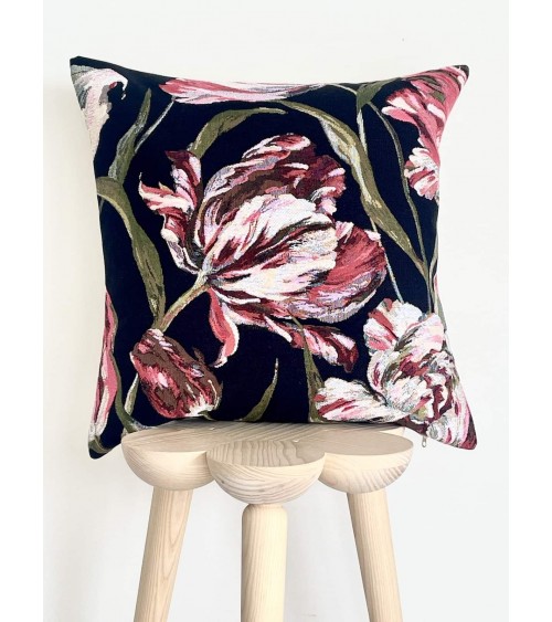 Rembrandt tulip - Floral design - Cushion cover Yapatkwa best throw pillows sofa cushions covers decorative