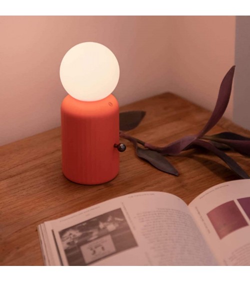 Skittle Lamp Corail - Lampe de table sans fil Lund London a poser de nuit led moderne originale design suisse