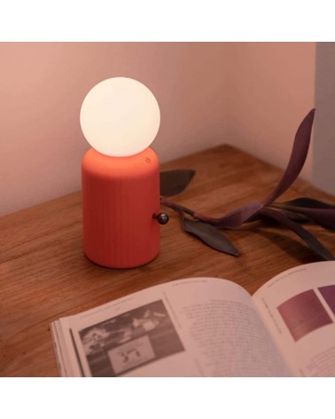 Skittle Lamp Corail - Lampe de table sans fil Lund London a poser de nuit led moderne originale design suisse