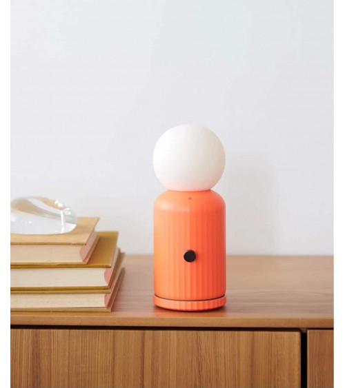 Skittle Lamp Corail - Lampe de table sans fil Lund London a poser de nuit led moderne originale design suisse