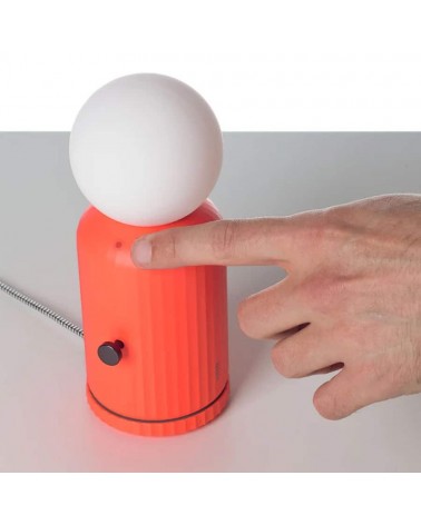 Skittle Lamp Corail - Lampe de table sans fil Lund London a poser de nuit led moderne originale design suisse