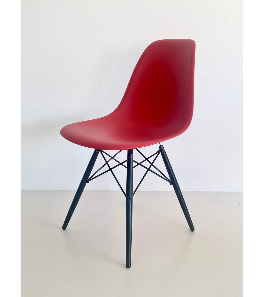 Eames Plastic Side chair DSW - VITRA - Usate kitatori mobili Oggetto di design vintage svizzera