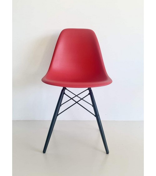 Eames Plastic Side chair DSW - VITRA - Usate kitatori mobili Oggetto di design vintage svizzera