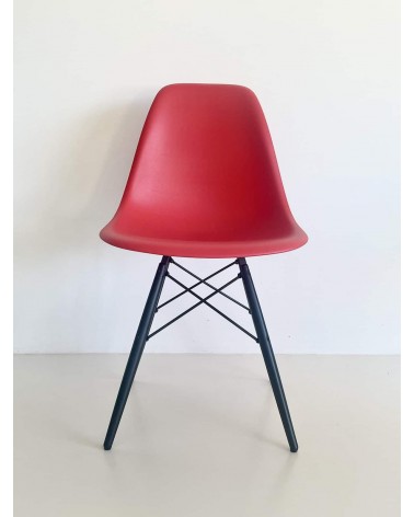 Eames Plastic Side chair DSW - VITRA - Usate kitatori mobili Oggetto di design vintage svizzera