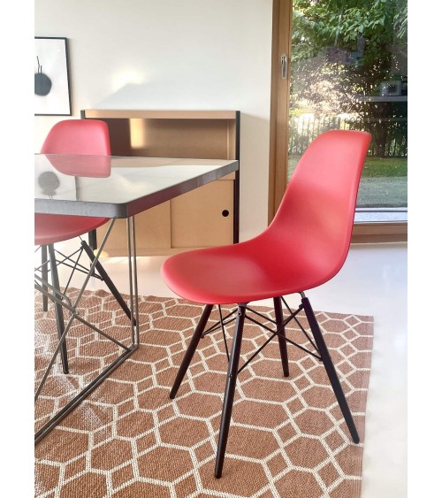 Eames Plastic Side chair DSW - VITRA - Usate kitatori mobili Oggetto di design vintage svizzera