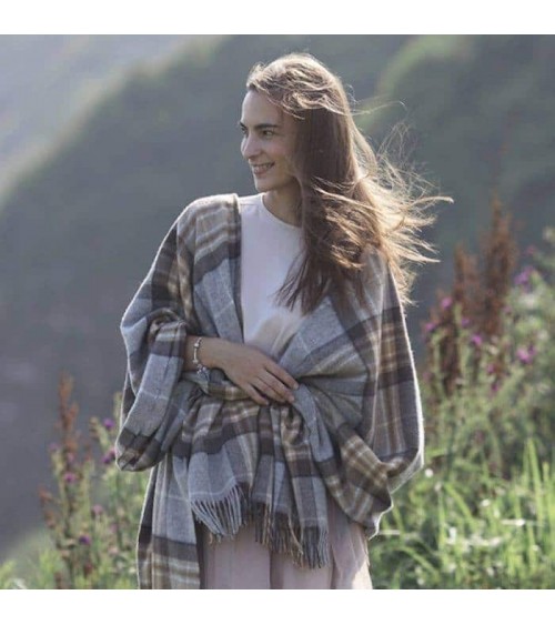 Mini Ruana Tartan MCKELLAR - Mantella, poncho di lana merinos Bronte by Moon donna elegante invernale kitatori svizzera
