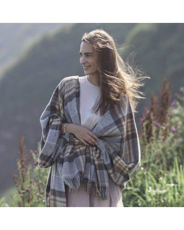 Mini Ruana Tartan MCKELLAR - Merino wool poncho Bronte by Moon cape warm winter elegant for women kitatori switzerland