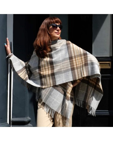 Mini Ruana Tartan MCKELLAR - Merino wool poncho Bronte by Moon cape warm winter elegant for women kitatori switzerland