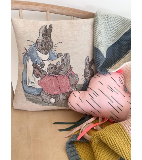 Peter Hase by Beatrix Potter - Kissenbezug, Zierkissen Yapatkwa zierkissen sofa deko kissen kaufen dekokissen sofakissen