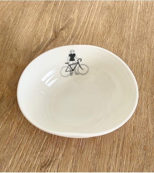 Cycliste Femme - bol en porcelaine fine Keramiek van Sophie breton moderne à oreilles