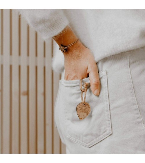 Hérisson - Porte clé en bois avec mousqueton Les Petites Hirondelles idée cadeau original suisse