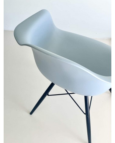 Eames Plastic Armchair DAW - VITRA - Gebraucht kitatori vintage shop design klassiker bern basel zürich