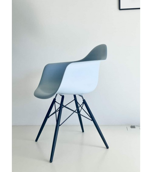 Eames Plastic Armchair DAW - VITRA - Usate kitatori mobili Oggetto di design vintage svizzera