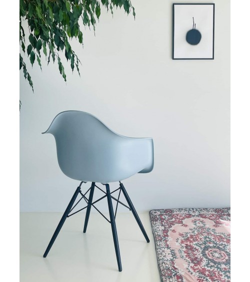 Eames Plastic Armchair DAW - VITRA - Second Hand kitatori switzerland vintage furniture design classics